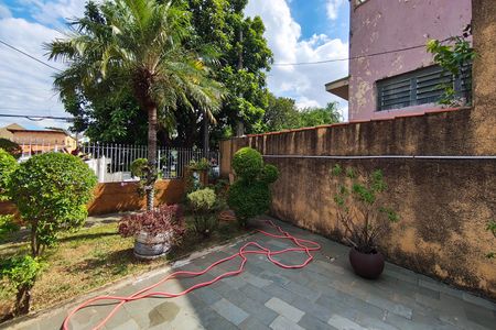 Casa à venda com 320m², 3 quartos e 2 vagasQuintal