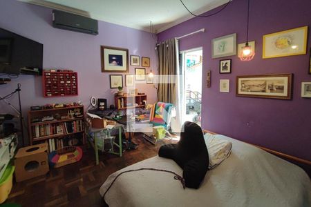 Casa à venda com 320m², 3 quartos e 2 vagasSuíte