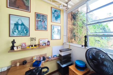 Casa à venda com 320m², 3 quartos e 2 vagasEscritório