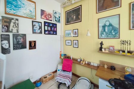 Casa à venda com 320m², 3 quartos e 2 vagasEscritório