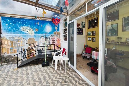 Casa à venda com 320m², 3 quartos e 2 vagasQuintal