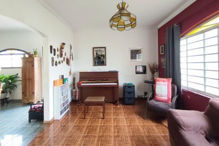 Casa à venda com 320m², 3 quartos e 2 vagasSala