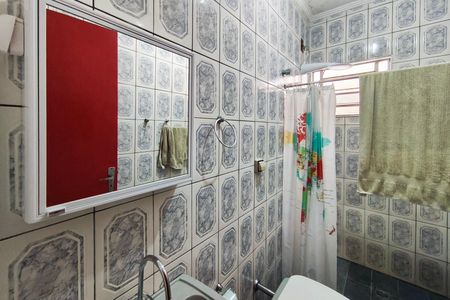 Casa à venda com 320m², 3 quartos e 2 vagasBanheiro Social