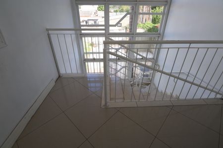 Casa à venda com 400m², 3 quartos e 2 vagasEscada