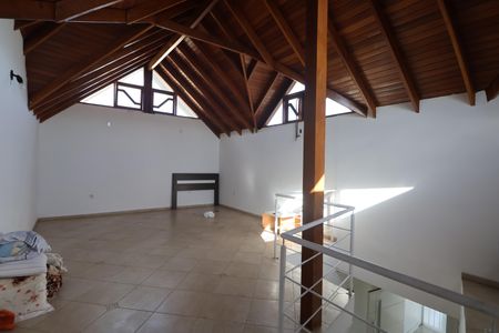 Casa à venda com 400m², 3 quartos e 2 vagasSótão