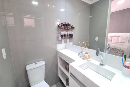 Apartamento à venda com 68m², 2 quartos e 1 vaga Apartamento à venda com 68m², 2 quartos e 1 vagaBanheiro da Suíte
