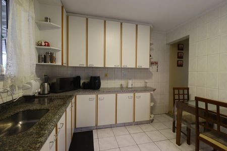 Casa à venda com 116m², 2 quartos e 2 vagasCozinha