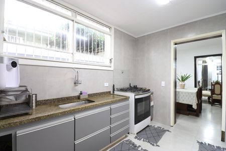 Casa para alugar com 352m², 4 quartos e 8 vagasCozinha