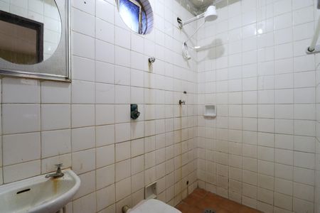 Casa para alugar com 352m², 4 quartos e 8 vagasBanheiro de serviço