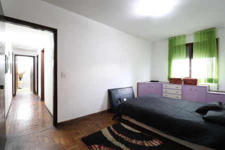 Casa para alugar com 352m², 4 quartos e 8 vagasSuíte