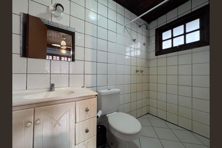 Casa de condomínio à venda com 250m², 4 quartos e 1 vaga Casa de condomínio à venda com 250m², 4 quartos e 1 vagaBanheiro da Suíte 1