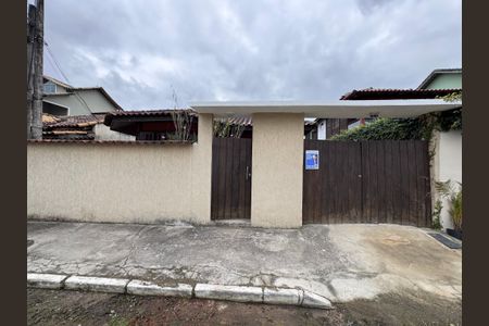 Casa de condomínio à venda com 250m², 4 quartos e 1 vaga Casa de condomínio à venda com 250m², 4 quartos e 1 vagaFachada