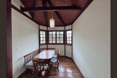Casa de condomínio à venda com 250m², 4 quartos e 1 vaga Casa de condomínio à venda com 250m², 4 quartos e 1 vagaCopa