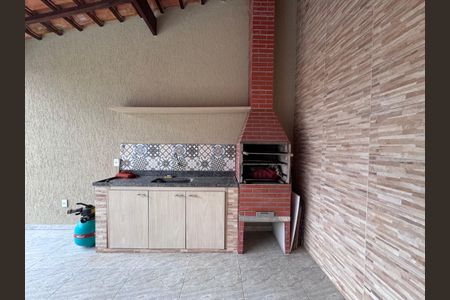 Casa de condomínio à venda com 250m², 4 quartos e 1 vaga Casa de condomínio à venda com 250m², 4 quartos e 1 vagaÁrea externa