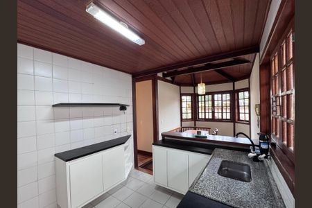 Casa de condomínio à venda com 250m², 4 quartos e 1 vaga Casa de condomínio à venda com 250m², 4 quartos e 1 vagaCozinha