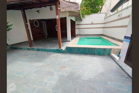 Casa à venda com 300m², 7 quartos e sem vaga