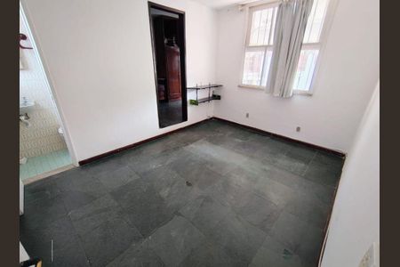 Casa à venda com 300m², 7 quartos e sem vaga