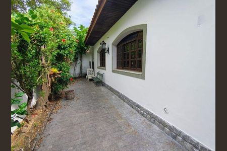 Casa à venda com 300m², 7 quartos e sem vaga