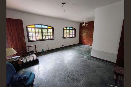 Casa à venda com 300m², 7 quartos e sem vaga