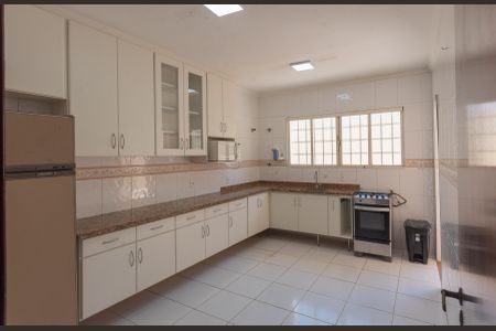 Casa à venda com 240m², 3 quartos e 2 vagasCozinha