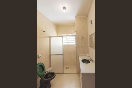 Casa à venda com 240m², 3 quartos e 2 vagasBanheiro