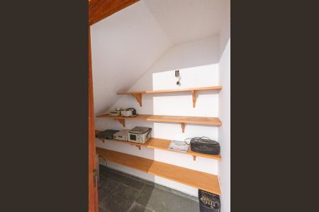 Casa à venda com 240m², 3 quartos e 2 vagasEscritório