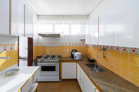 Apartamento para alugar com 149m², 4 quartos e 2 vagas Apartamento para alugar com 149m², 4 quartos e 2 vagasCozinha