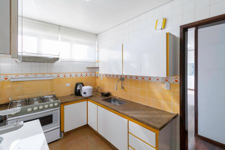 Apartamento para alugar com 149m², 4 quartos e 2 vagas Apartamento para alugar com 149m², 4 quartos e 2 vagasCozinha