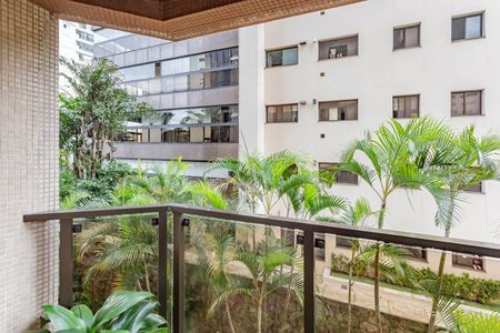 Apartamento à venda com 240m², 3 quartos e 3 vagasVaranda da Suíte 2