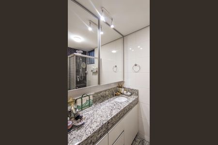 Apartamento à venda com 140m², 2 quartos e 2 vagasBanheiro da Suíte