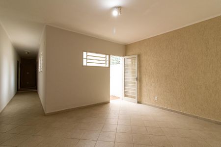 Casa à venda com 180m², 4 quartos e 4 vagas Casa à venda com 180m², 4 quartos e 4 vagasQuarto 1