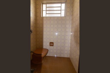 Casa à venda com 180m², 4 quartos e 4 vagas Casa à venda com 180m², 4 quartos e 4 vagasBanheiro de Serviço