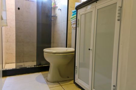Apartamento à venda com 57m², 2 quartos e 1 vaga Apartamento à venda com 57m², 2 quartos e 1 vagaBanheiro