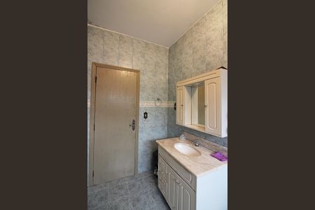 Casa à venda com 310m², 2 quartos e 3 vagasBanheiro Social