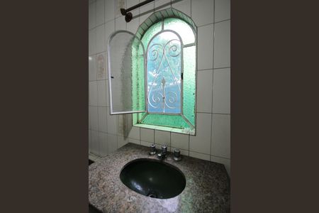 Casa à venda com 310m², 2 quartos e 3 vagasQuarto 2 - Suíte Banheiro