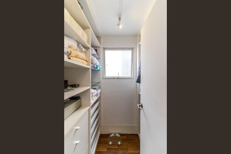 Apartamento à venda com 142m², 3 quartos e 2 vagas Apartamento à venda com 142m², 3 quartos e 2 vagasSuíte