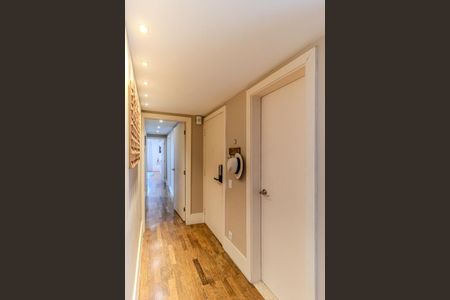 Apartamento à venda com 142m², 3 quartos e 2 vagas Apartamento à venda com 142m², 3 quartos e 2 vagasEntrada