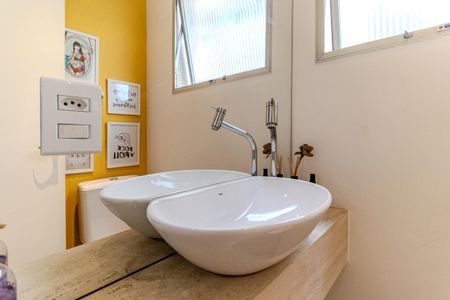 Apartamento à venda com 142m², 3 quartos e 2 vagas Apartamento à venda com 142m², 3 quartos e 2 vagasLavabo