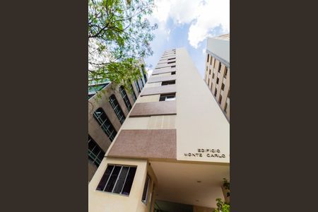 Apartamento à venda com 142m², 3 quartos e 2 vagas Apartamento à venda com 142m², 3 quartos e 2 vagasFachada