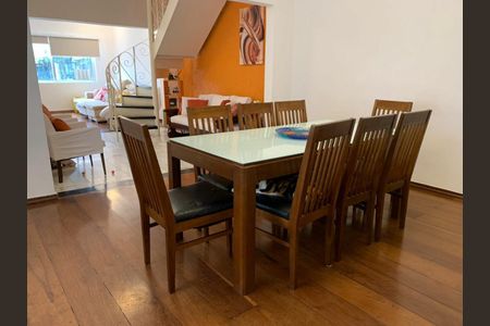Casa à venda com 260m², 4 quartos e 3 vagas