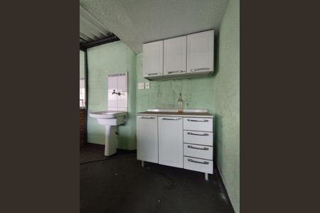 Casa à venda com 260m², 2 quartos e 3 vagas Casa à venda com 260m², 2 quartos e 3 vagasTerraço