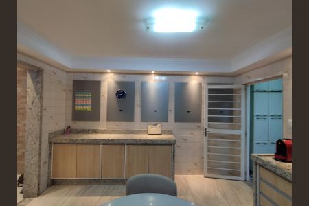 Casa à venda com 260m², 2 quartos e 3 vagas Casa à venda com 260m², 2 quartos e 3 vagasCozinha - Armários