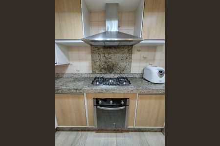 Casa à venda com 260m², 2 quartos e 3 vagas Casa à venda com 260m², 2 quartos e 3 vagasCozinha - Armários