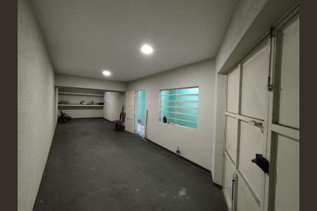 Casa à venda com 260m², 2 quartos e 3 vagas Casa à venda com 260m², 2 quartos e 3 vagasGaragem
