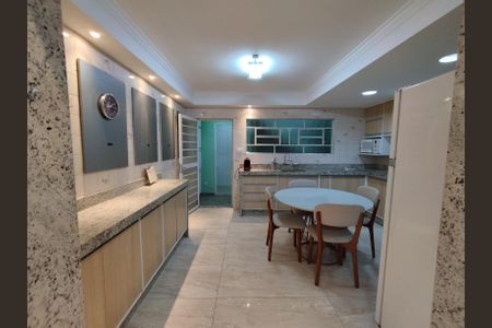 Casa à venda com 260m², 2 quartos e 3 vagas Casa à venda com 260m², 2 quartos e 3 vagasCozinha - Torneira