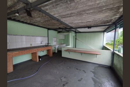 Casa à venda com 260m², 2 quartos e 3 vagas Casa à venda com 260m², 2 quartos e 3 vagasTerraço