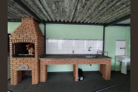 Casa à venda com 260m², 2 quartos e 3 vagas Casa à venda com 260m², 2 quartos e 3 vagasTerraço