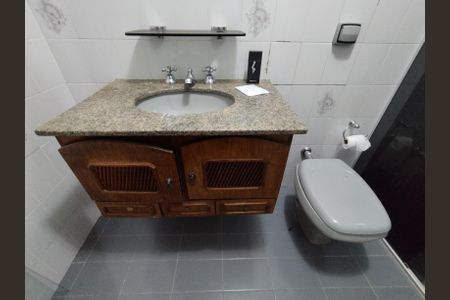 Casa à venda com 260m², 2 quartos e 3 vagas Casa à venda com 260m², 2 quartos e 3 vagasBanheiro Suíte 1