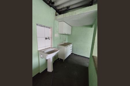 Casa à venda com 260m², 2 quartos e 3 vagas Casa à venda com 260m², 2 quartos e 3 vagasTerraço