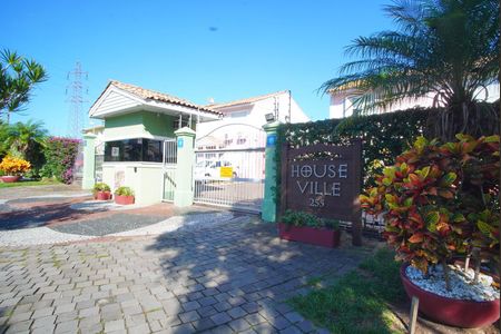 Casa de condomínio à venda com 78m², 2 quartos e 1 vagaFachada e Portaria